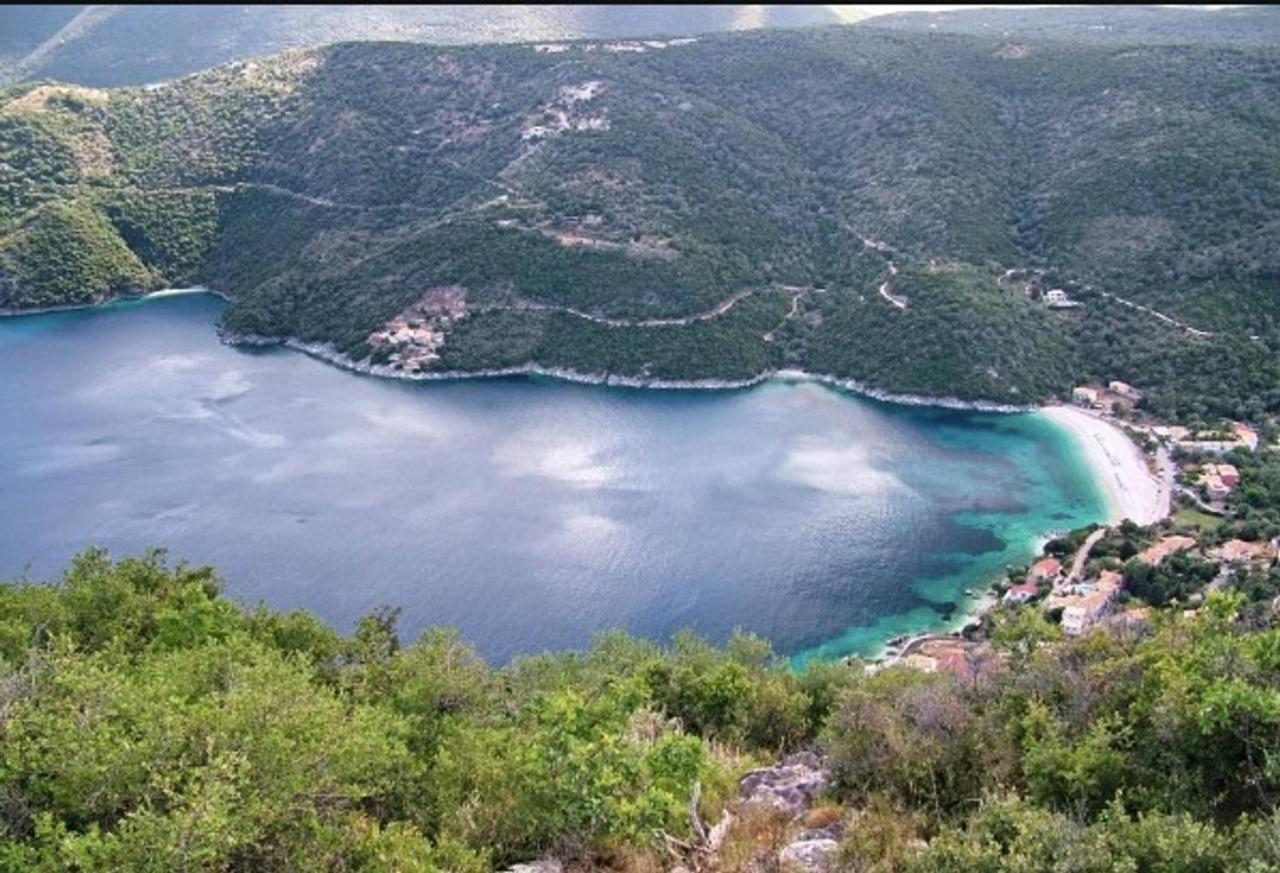 Вілла The Bower Sivota Bay Екстер'єр фото